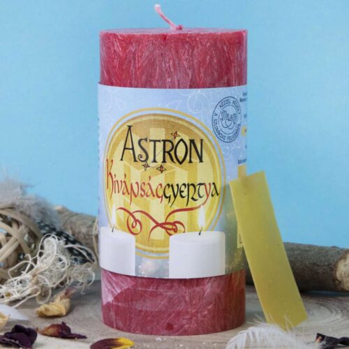 Kivansaggyertya_piros